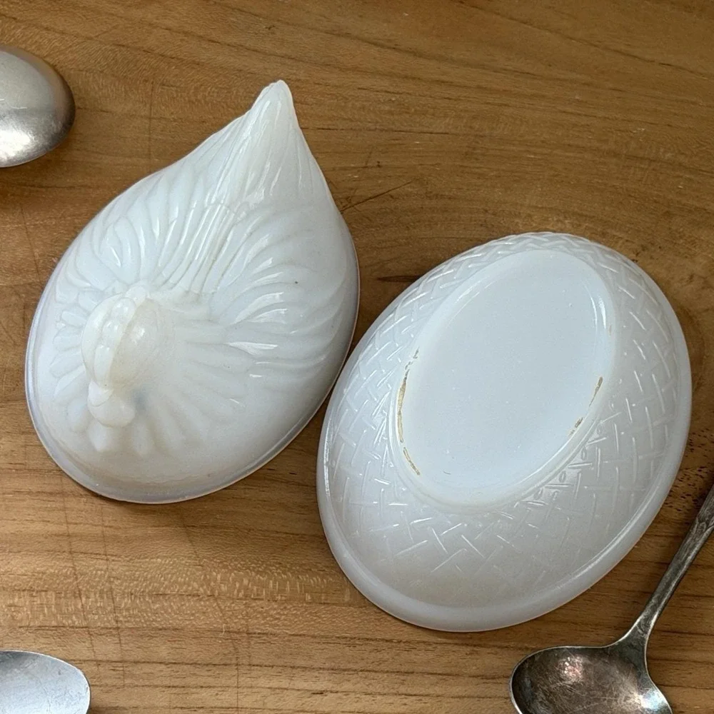 Indiana Milk Glass‎ Hen on Nest Beaded Edge Covered Dish White Vintage